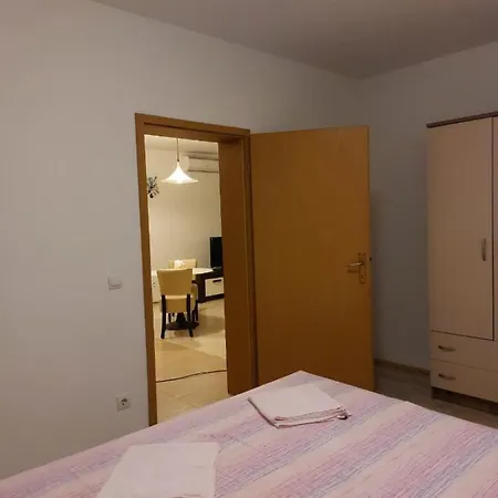 Karlo, Apartman Pula