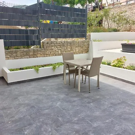 Apartman Karlo,