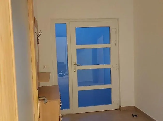 Karlo, 普拉